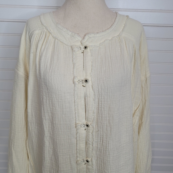Free People Ivory Cotton Button Down Boho Frayed Long Sleeve Top Large - Picture 2 of 9